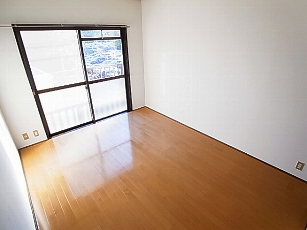 サンハイツ梅郷 ベッドルーム