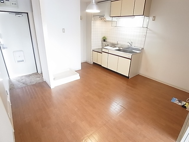 サンハイツ梅郷 リビング