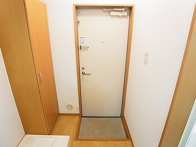 ファインベル北綾瀬３ 玄関