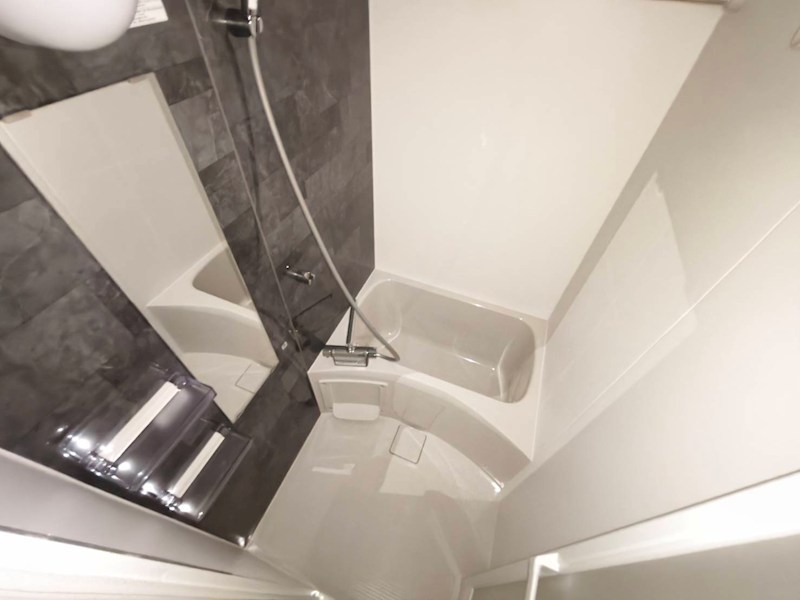 Claudia Takenotsuka 風呂画像