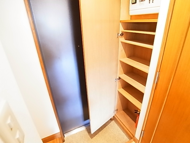 ビートルズスクエア 玄関