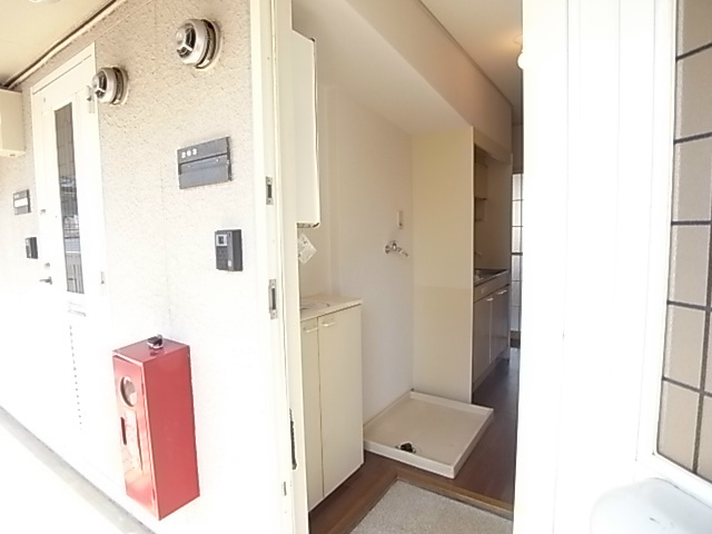メゾンジュネス 玄関