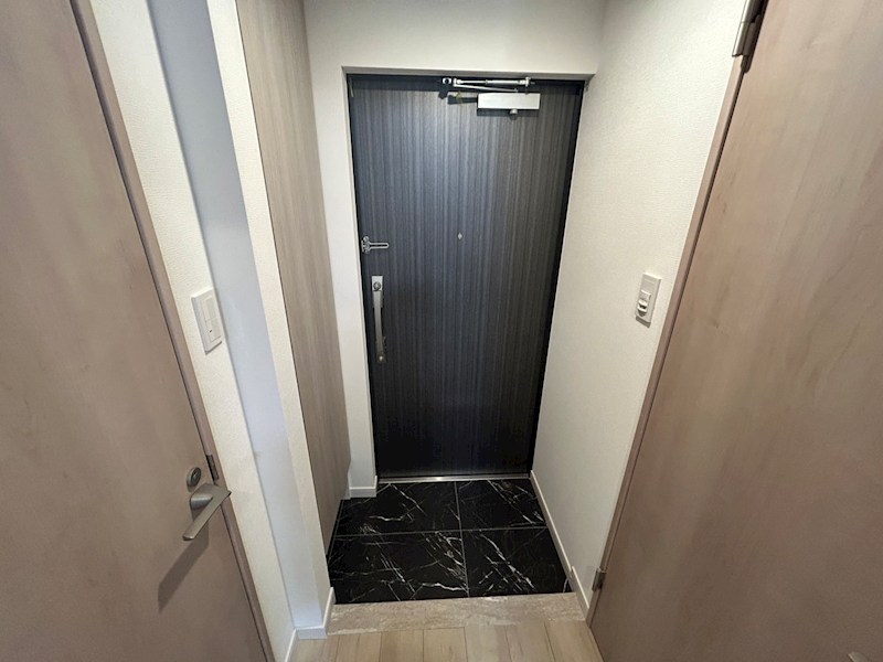 S-RESIDENCE北綾瀬awesome 玄関