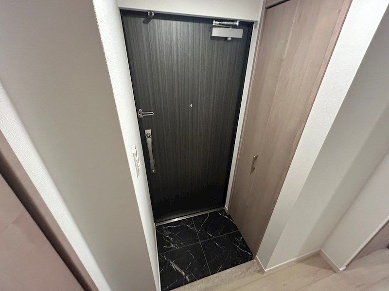 S-RESIDENCE北綾瀬awesome 玄関