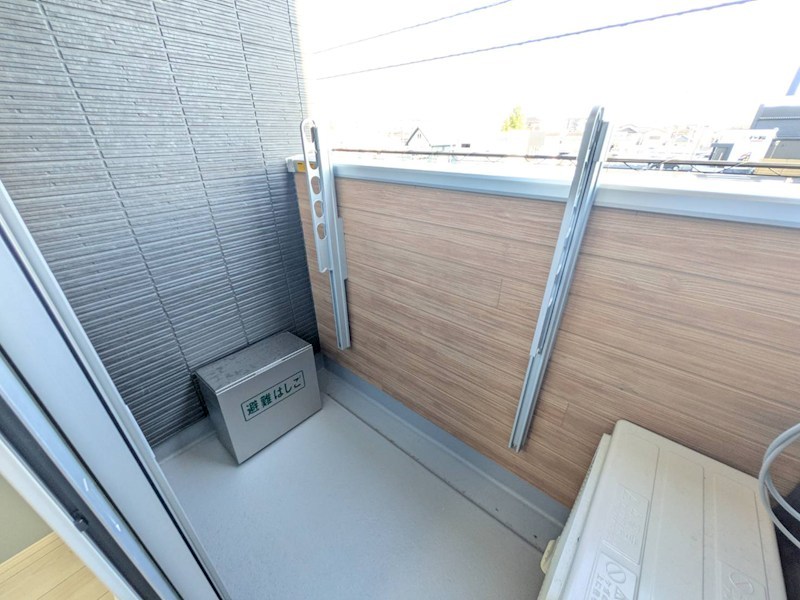 Ａｚｕｒｅ　Ｔｏｋｉｗａｄａｉｒａ（アジュール常盤平） ベランダ