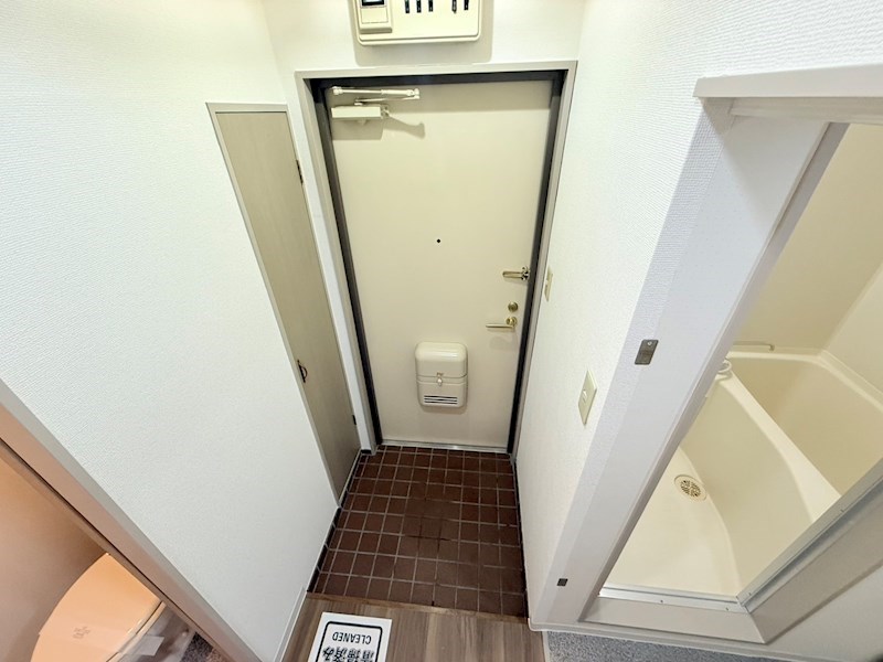 メゾン由紀 玄関