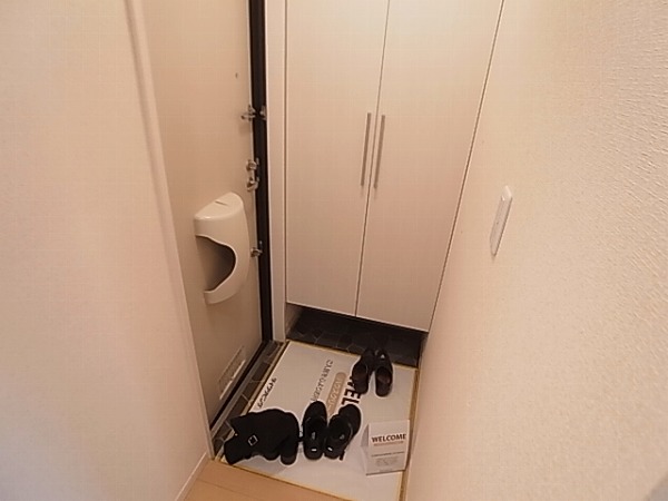 クレエA棟 玄関