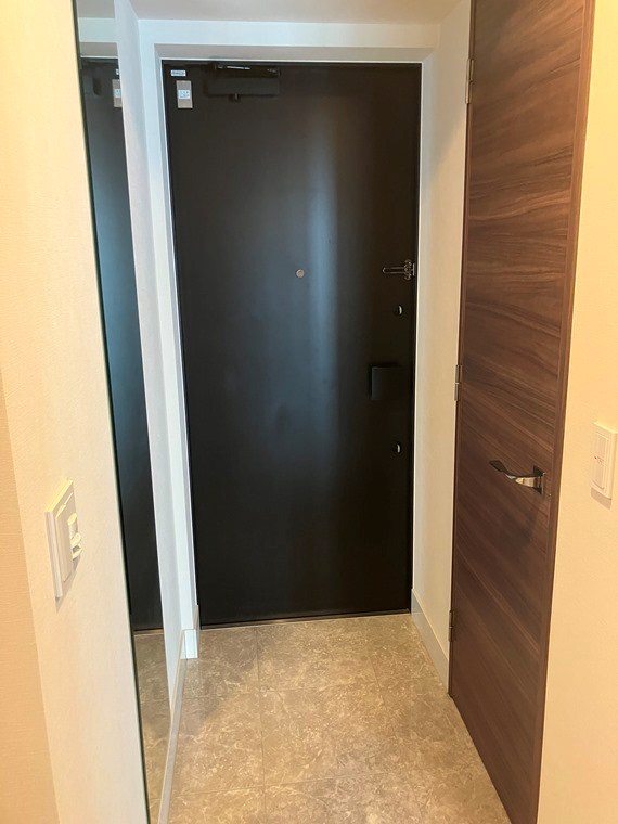 プラウド町屋 玄関