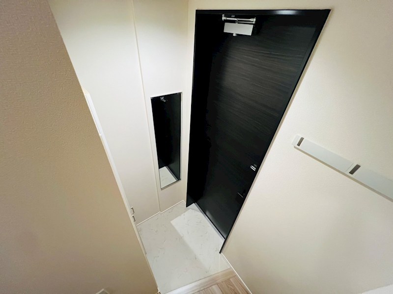 メゾンクレール日暮South 玄関