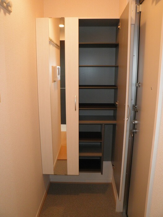 ゼスト 玄関