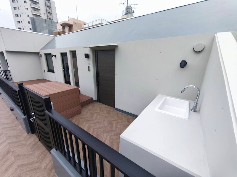 ルミーク北千住 玄関