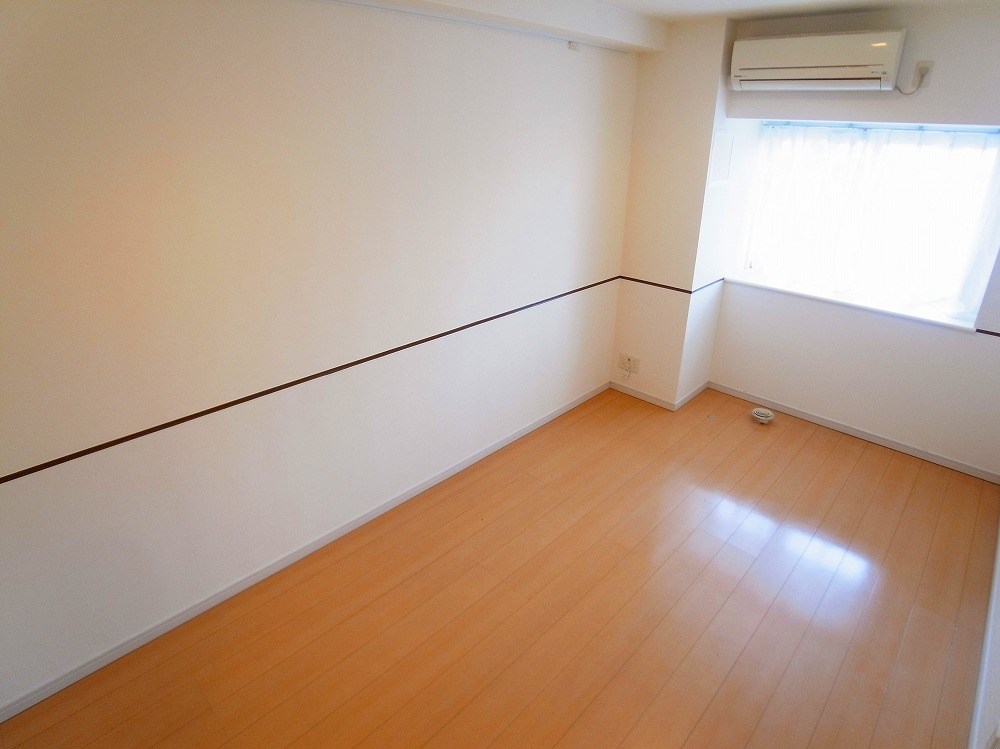 ロイヤルパークス新田 ベッドルーム