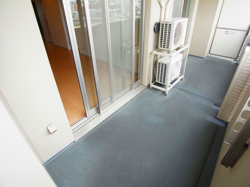 ロイヤルパークス新田 ベランダ