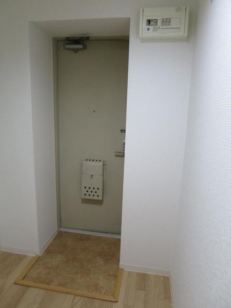 北小金ハイツ 玄関