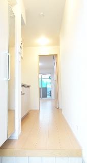 ル・ブルジョン 玄関