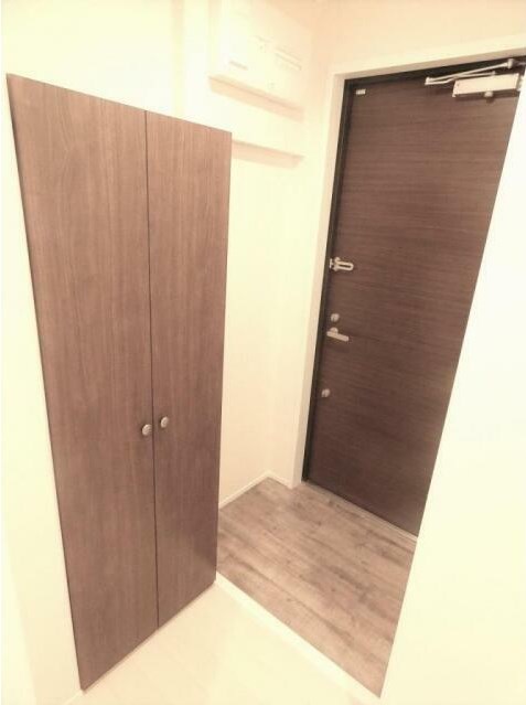 メゾン・シャルマン 玄関