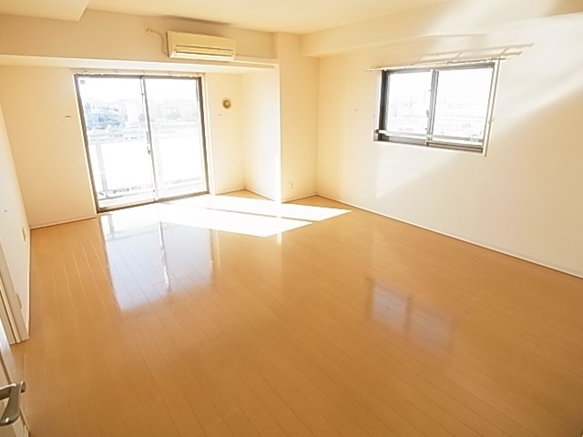 ロイヤルＫＪ リビング