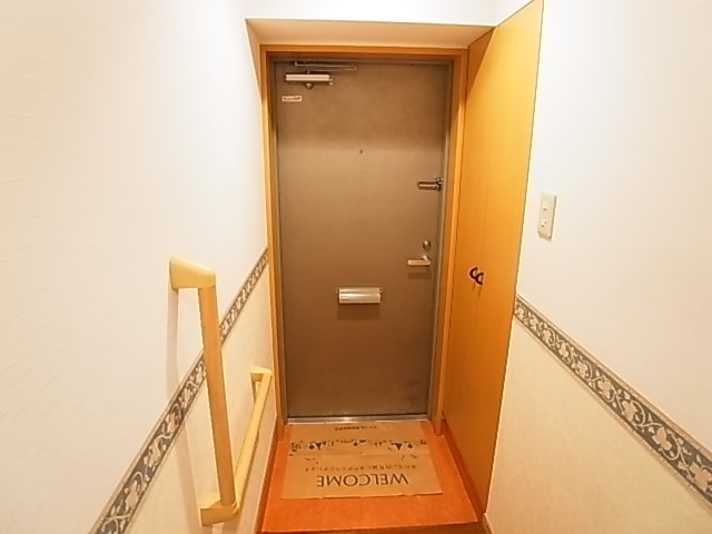 フォーレスト北綾瀬１ 玄関