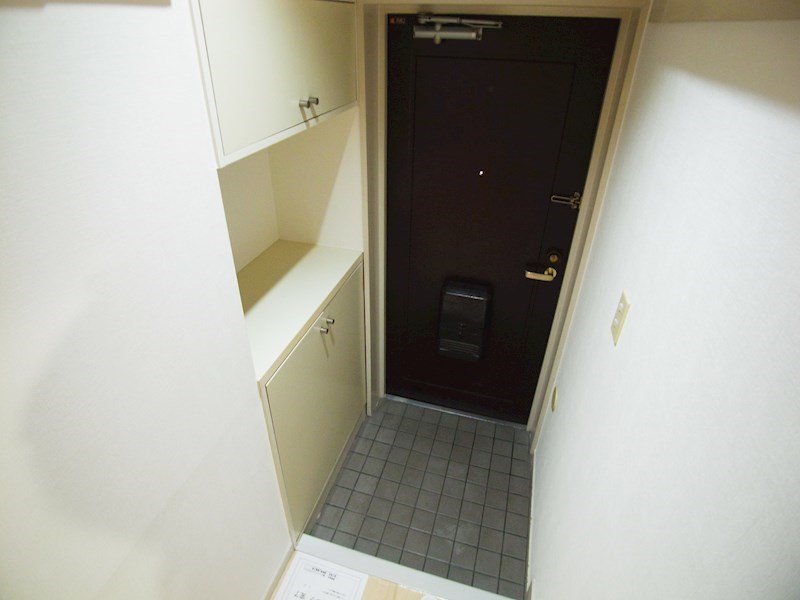 ドミール四ツ木 玄関