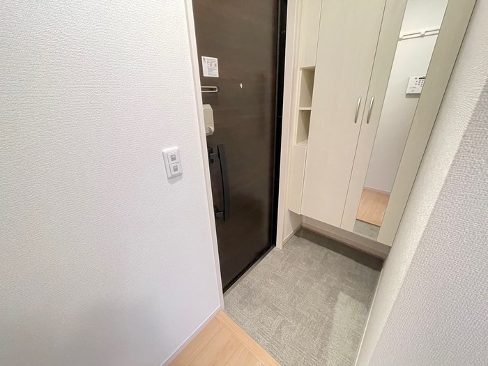 メゾンサニーサイド 玄関