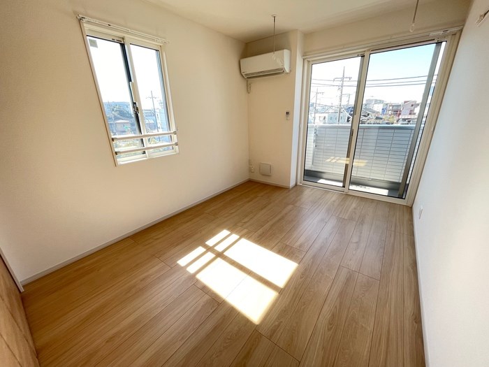 メゾンサニーサイド リビング