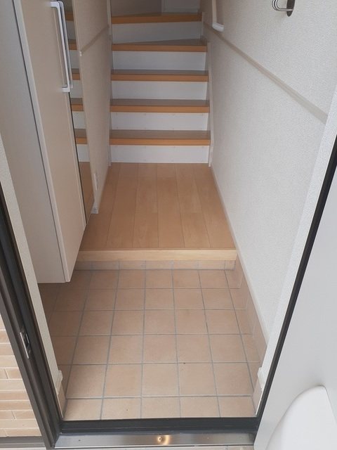 アネックス  玄関