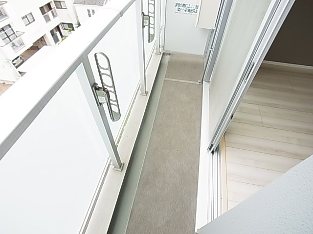 レーヴ・ド・クレエ綾瀬 ベランダ