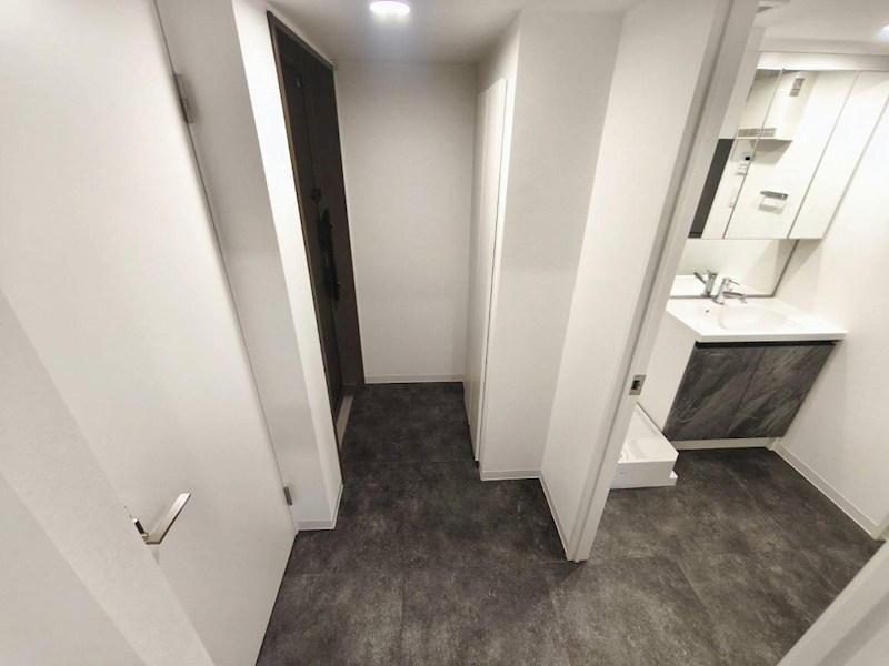 ルミーク北千住 玄関