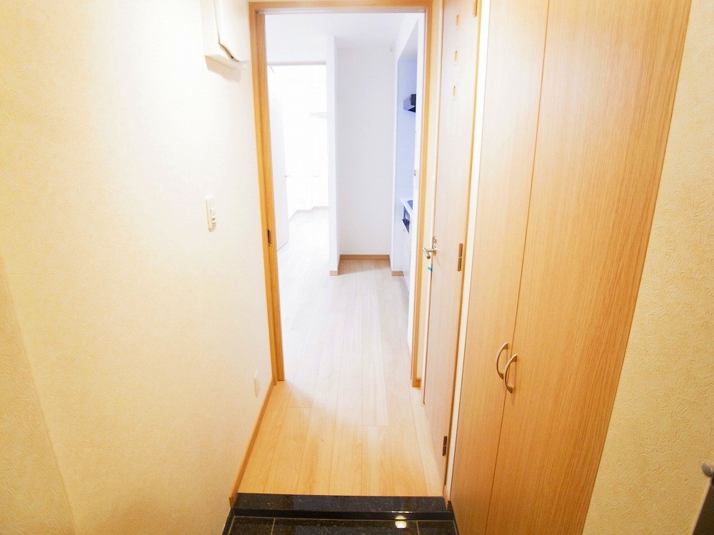 ルーブル西新井 玄関