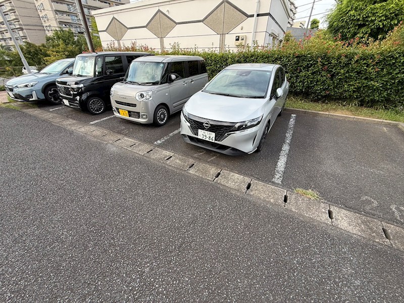 コーポレート新柏駅前3号棟 駐車場