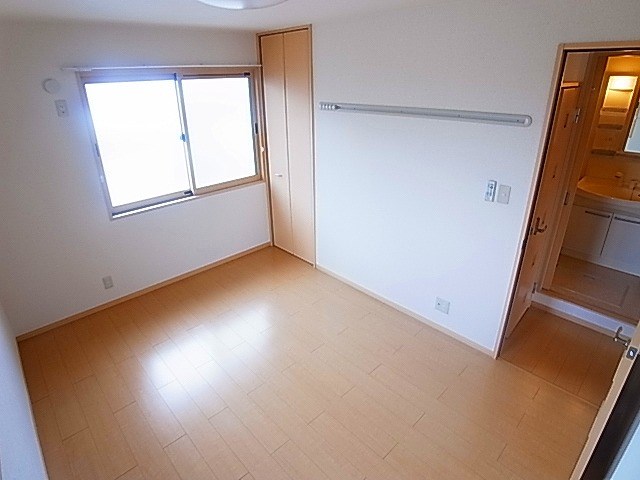 ロイヤルスクエアＣ ベッドルーム