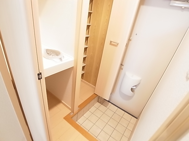 シャロルスター 玄関