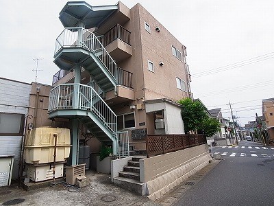 鈴木マンション 303号室 外観