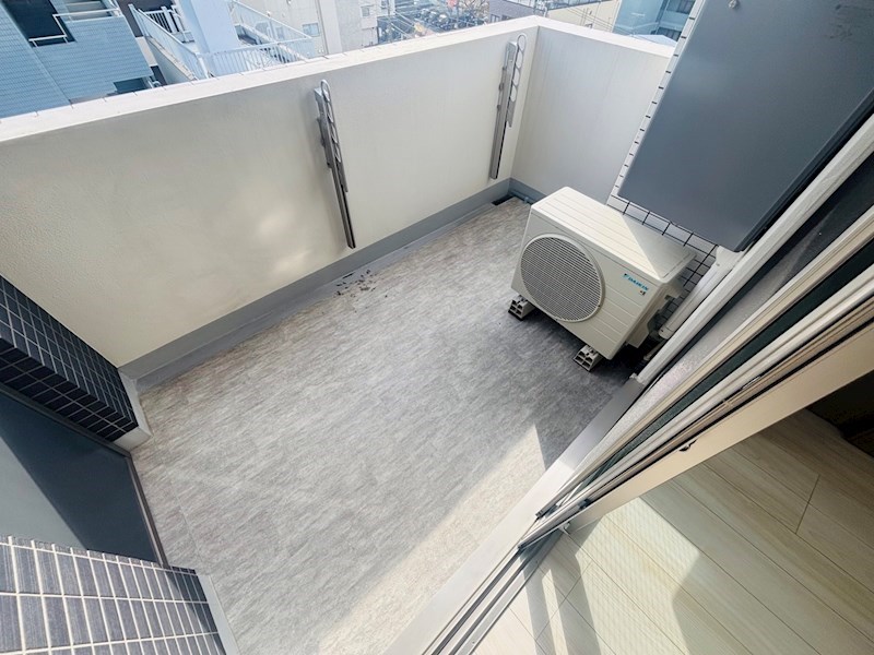 Ｄ&amp;rsquo;ｓ　ＶＡＲＩＥ三ノ輪レジデンス ベランダ