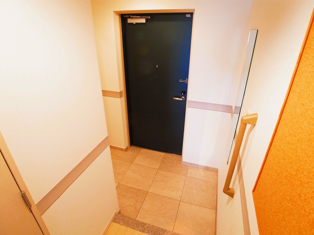 ロイヤルパークス西新井 玄関