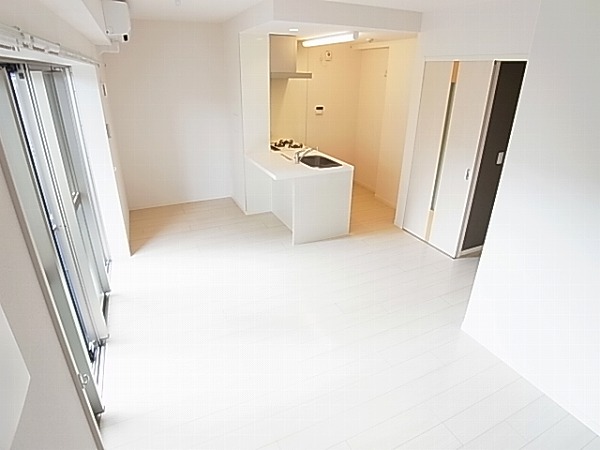 アムール・ゼルコバ リビング