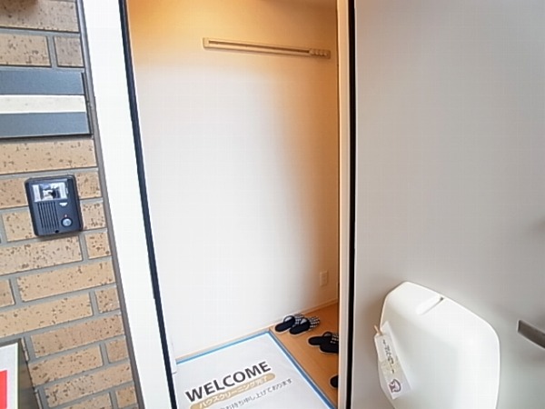 トレグラース　C棟 玄関