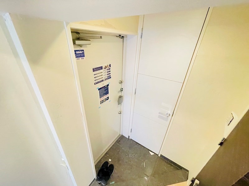 レジディア町屋 玄関