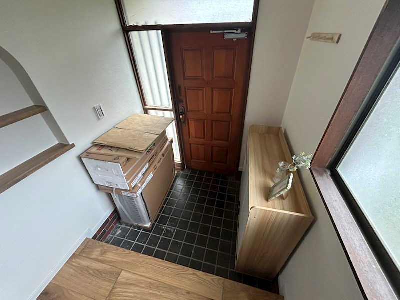 アンティークモダンリノベ戸建 玄関