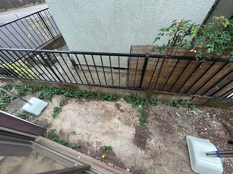 アンティークモダンリノベ戸建 ベランダ