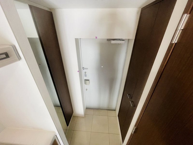 Rising place 綾瀬 玄関