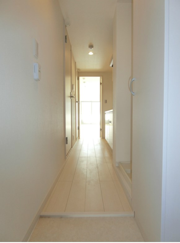 リブリ・レナトゥス 玄関