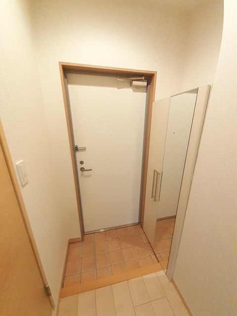 ｕｎ　ｄｅｕｘ　ｔｒｏｉｓ 玄関