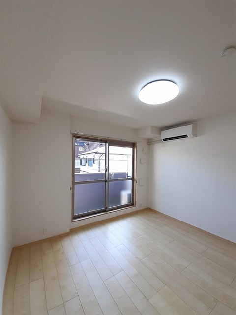 ｕｎ　ｄｅｕｘ　ｔｒｏｉｓ ベッドルーム