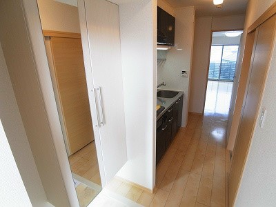 グレイスカレント１ 玄関