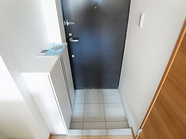 モアナコート北綾瀬 玄関