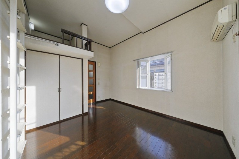 サンパレスオノ ベッドルーム