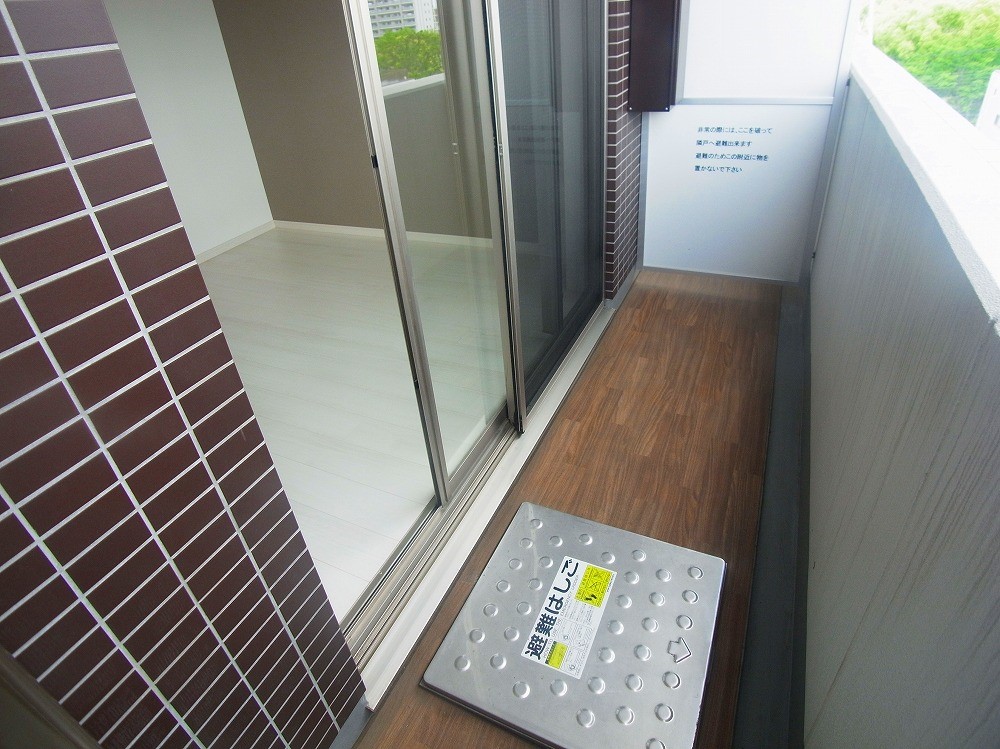 ライジングプレイス綾瀬三番館  ベランダ