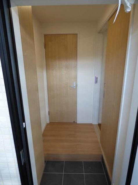 プラーナ八潮 玄関