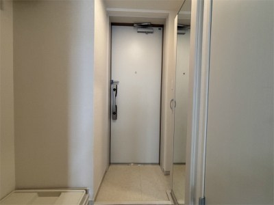 リブリ・エルカーサ亀有 玄関